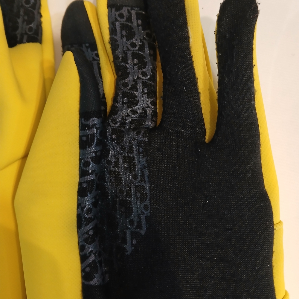 Dior Yellow and Black  Ski Gloves ( Check The Goggles In My Listings) - Picture 4 of 7